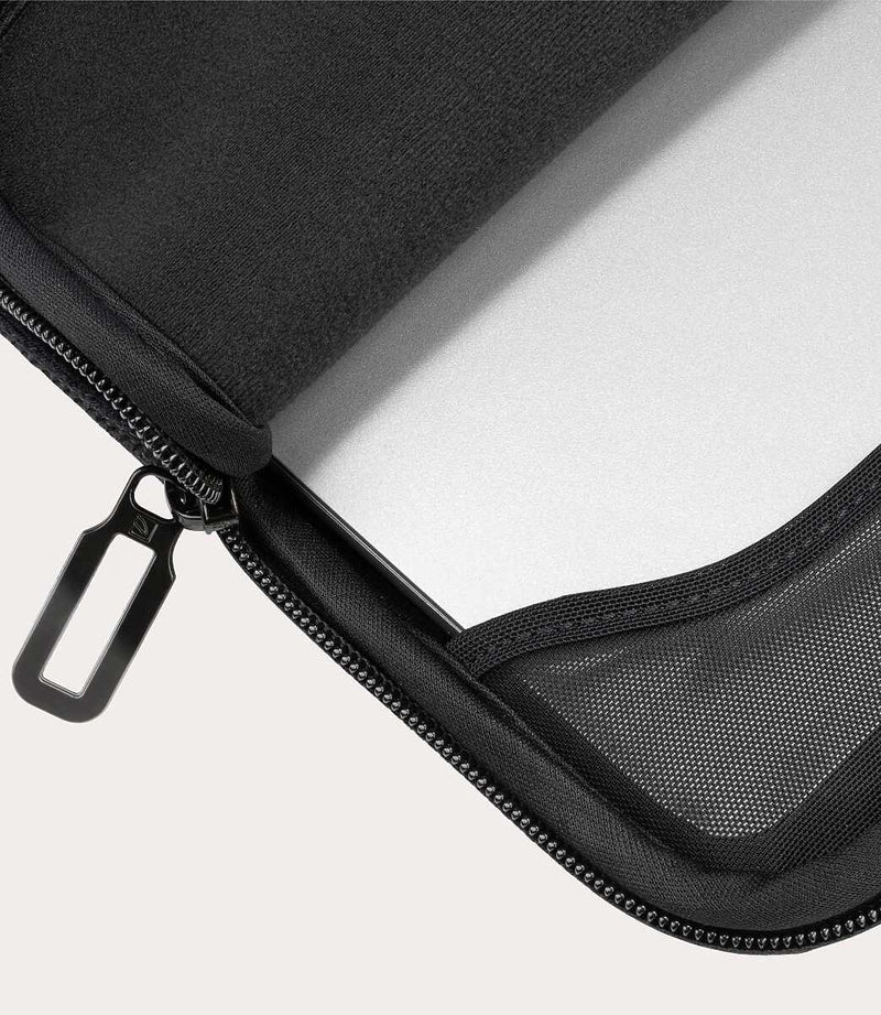 Tucano Velluto Sleeve for laptops up to 13in