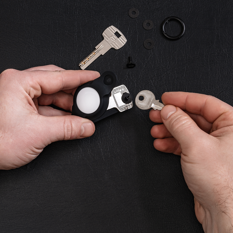 KeySmart AirFlex Silicone Key Holder for AirTag