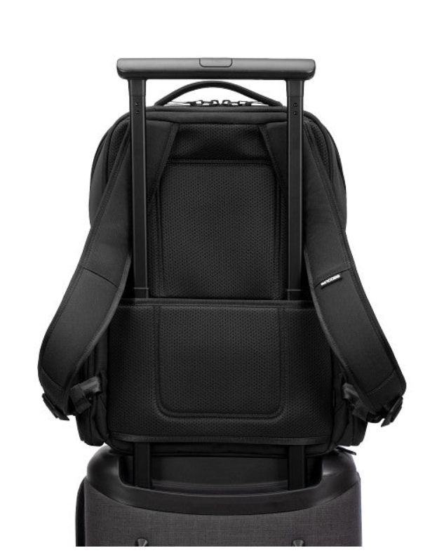 Incase A.R.C. Daypack